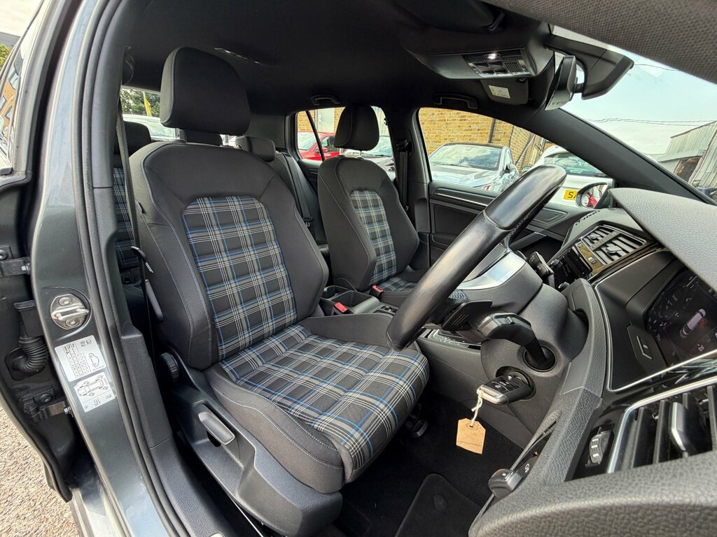 Volkswagen e-Golf 35.8Kwh E-golf Hatchback 136 Ps Grey #22