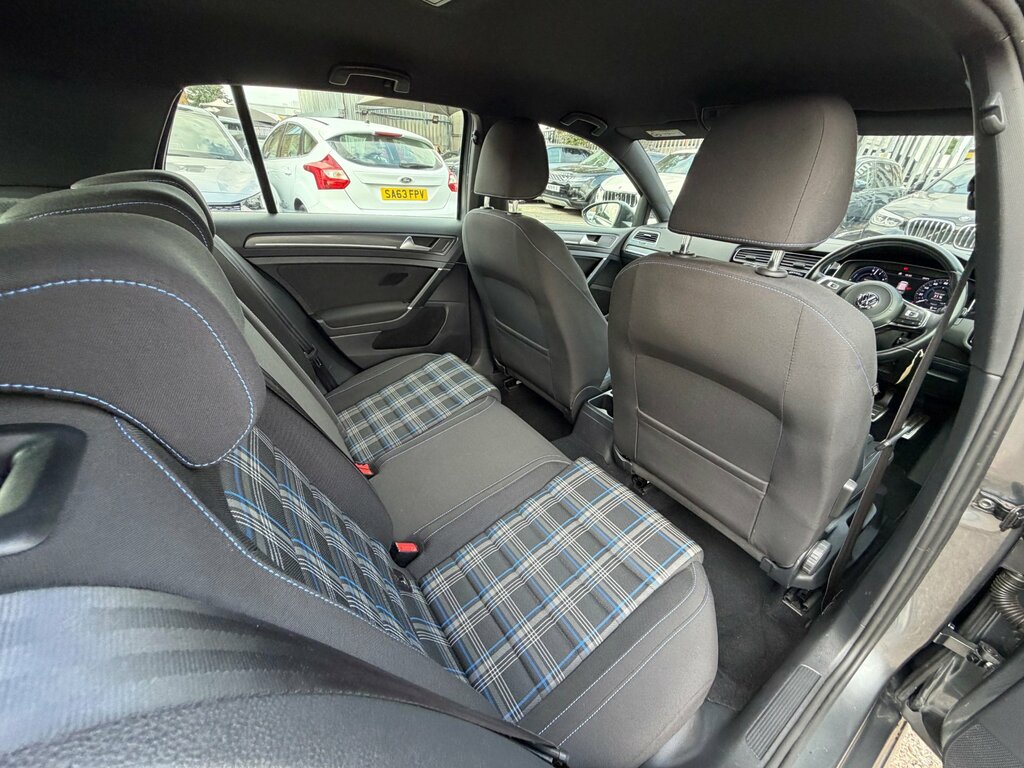Volkswagen e-Golf 35.8Kwh E-golf Hatchback 136 Ps Grey #52
