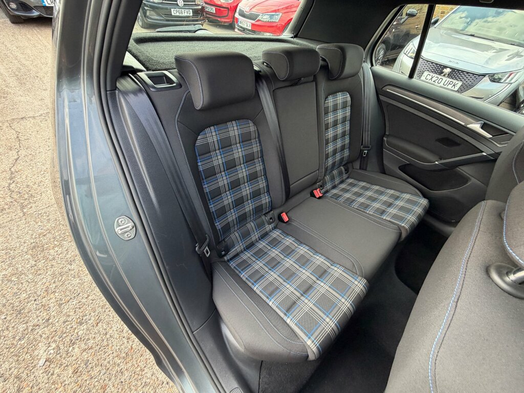Volkswagen e-Golf 35.8Kwh E-golf Hatchback 136 Ps Grey #47