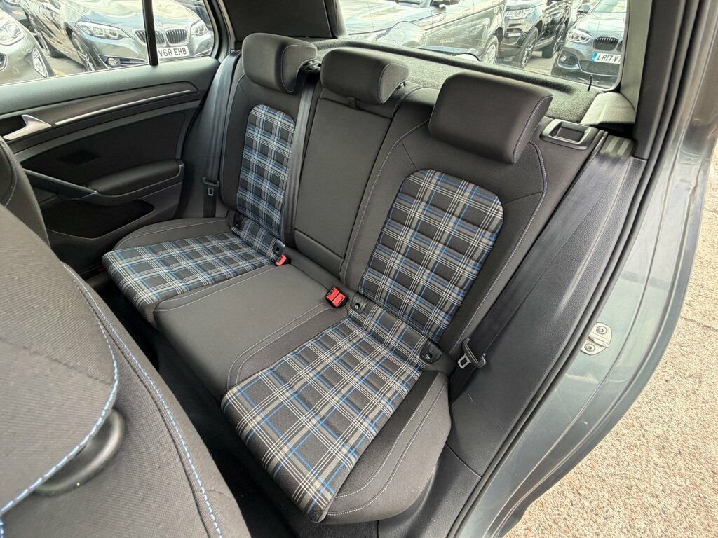 Volkswagen e-Golf 35.8Kwh E-golf Hatchback 136 Ps Grey #48