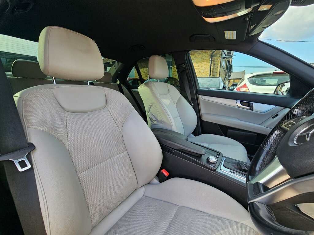 Mercedes-Benz C Class C180 Blueefficiency Executive Se Saloon Silver #30