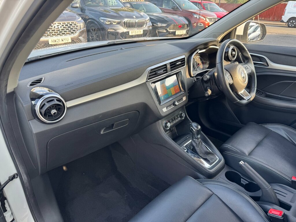 MG ZS Suv 1.5 Vti-tech Exclusive Euro 6 Ss 2019 Red #36