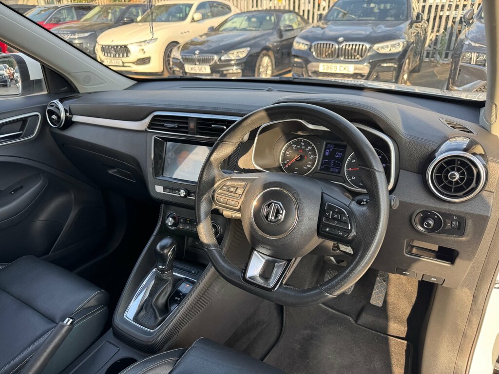 MG ZS Suv 1.5 Vti-tech Exclusive Euro 6 Ss 2019 Red #18