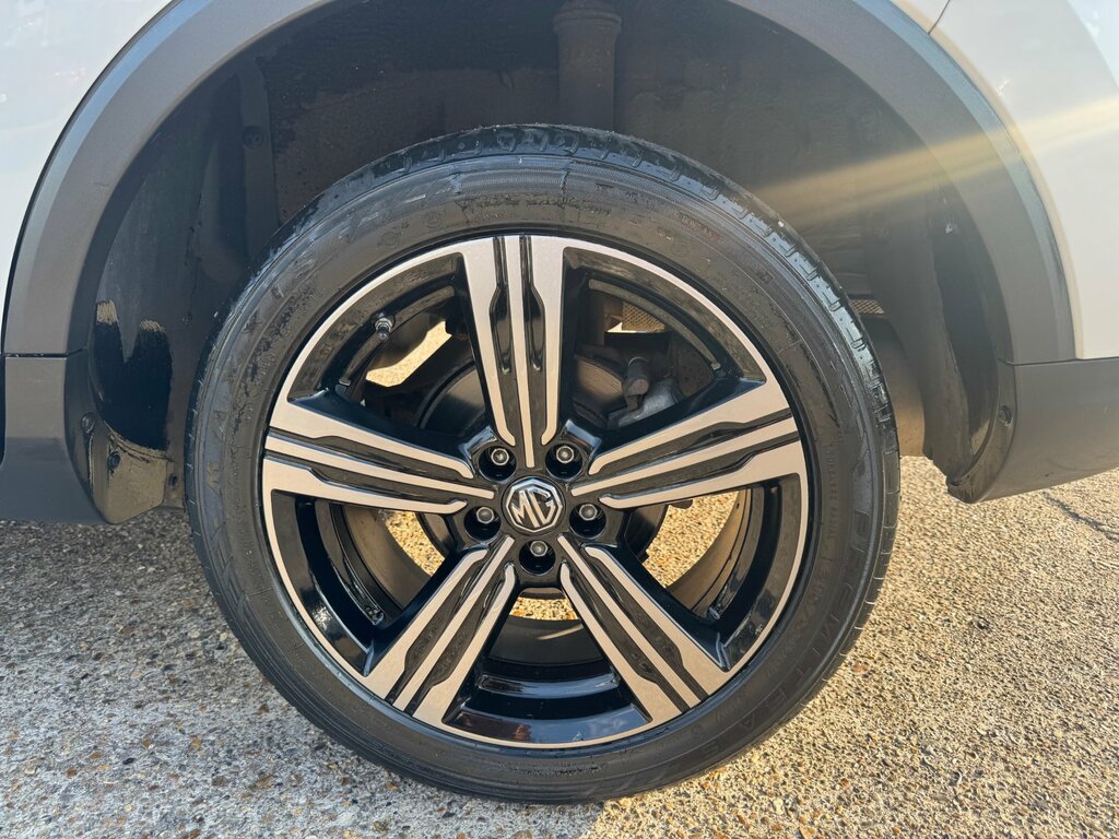 MG ZS Suv 1.5 Vti-tech Exclusive Euro 6 Ss 2019 Red #16