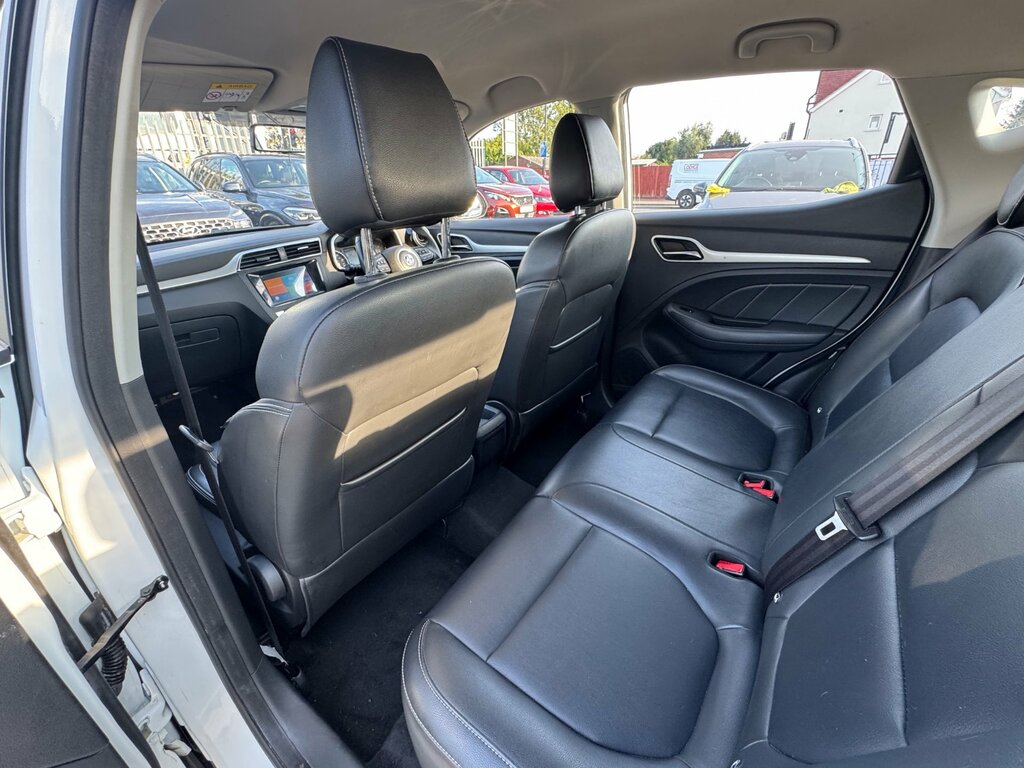 MG ZS Suv 1.5 Vti-tech Exclusive Euro 6 Ss 2019 Red #34