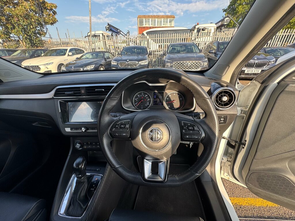 MG ZS Suv 1.5 Vti-tech Exclusive Euro 6 Ss 2019 Red #20