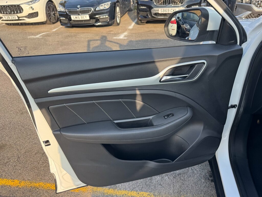 MG ZS Suv 1.5 Vti-tech Exclusive Euro 6 Ss 2019 Red #39