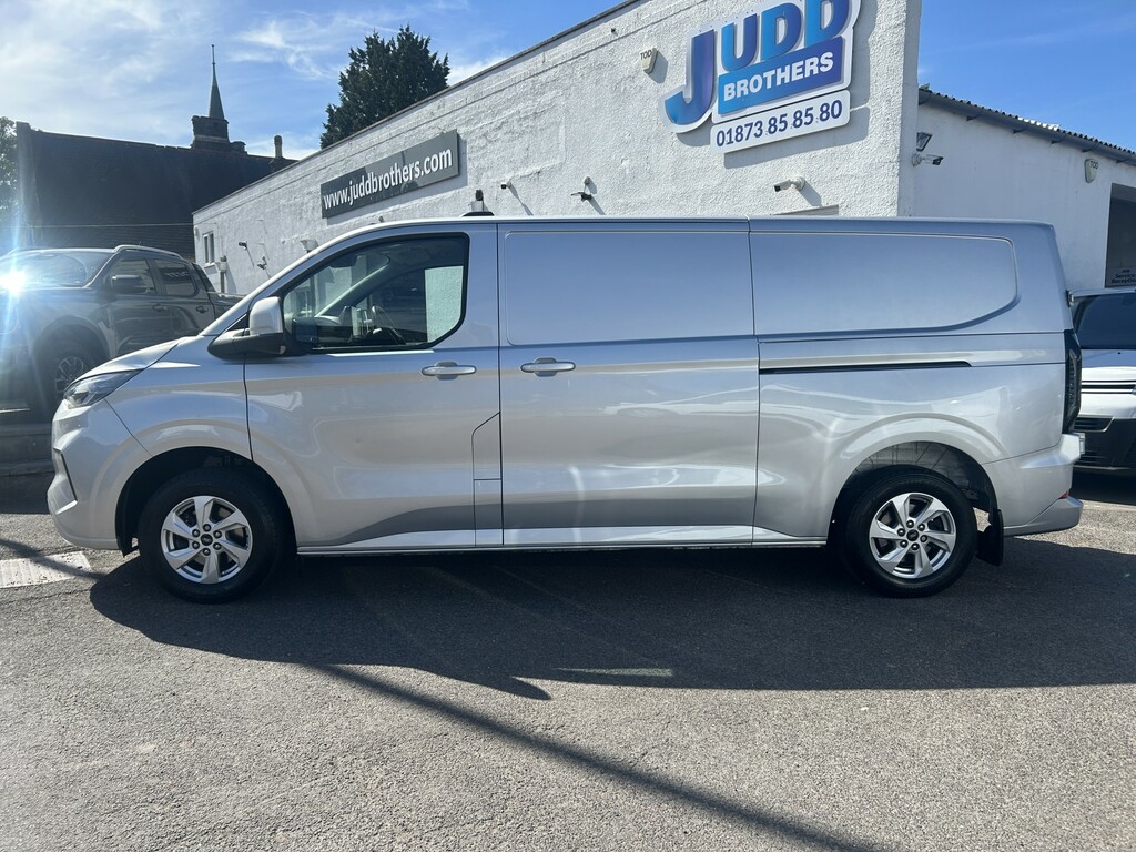Ford Transit Custom Limited 2.0 Ecoblue 300 L2 H1 Air Con