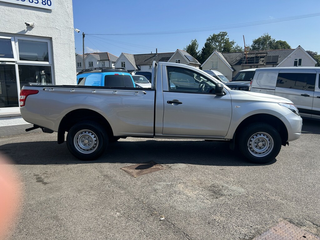 Mitsubishi L200 4Life 2.4 Di-d Single Cab Pickup 4Wd Air Con Tow  #5