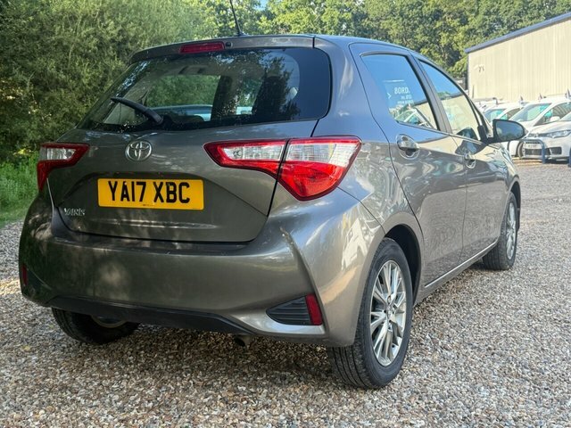 Toyota Yaris Vvt-i Icon Tech Hatchback Brown #5