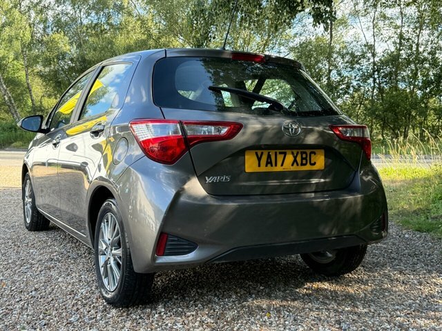 Toyota Yaris Vvt-i Icon Tech Hatchback Brown #3