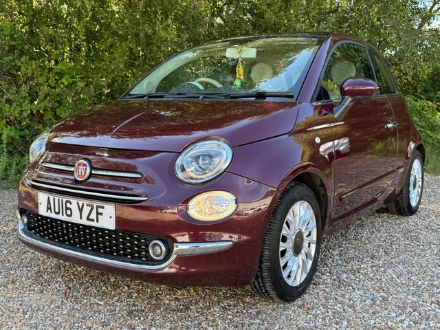 Fiat 500 Lounge Hatchback Red