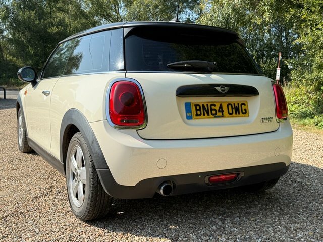 Mini Hatch Cooper Hatchback BN64OWG White #3