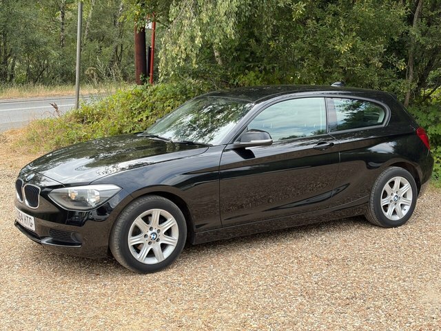 BMW 1 Series 114I Es Hatchback Black #2