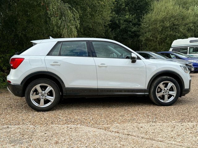 Audi Q2 Tfsi Cod Sport Suv White #6