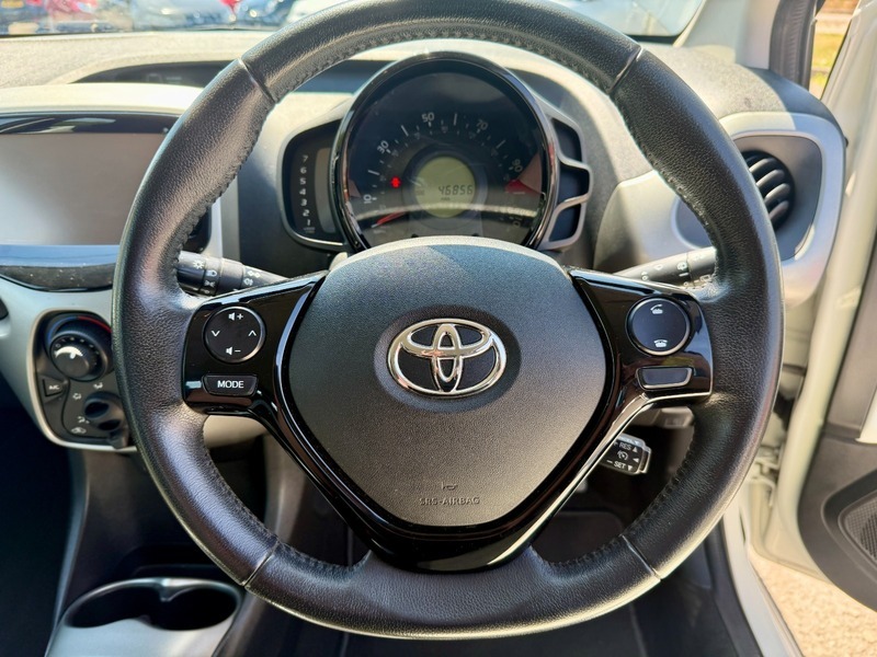 Toyota Aygo Aygo X-cite Vvt-i Cvt Orange #26