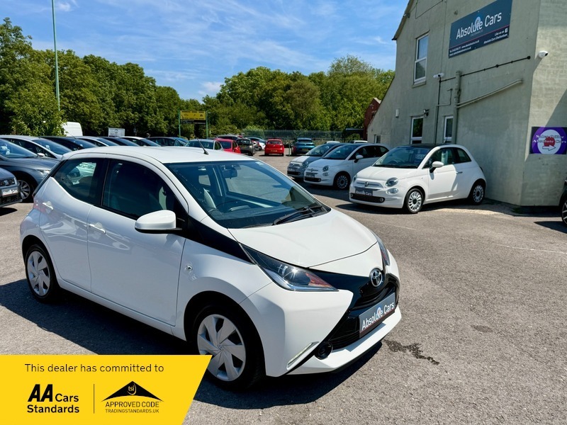 Toyota Aygo Vvt-i X-play 20 Taxrev White
