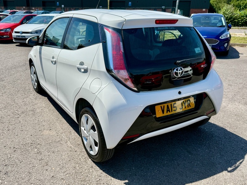 Toyota Aygo Vvt-i X-play 20 Taxrev White #3