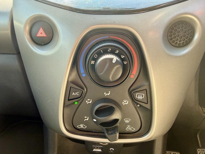 Toyota Aygo Aygo X-cite Vvt-i Cvt Orange #20
