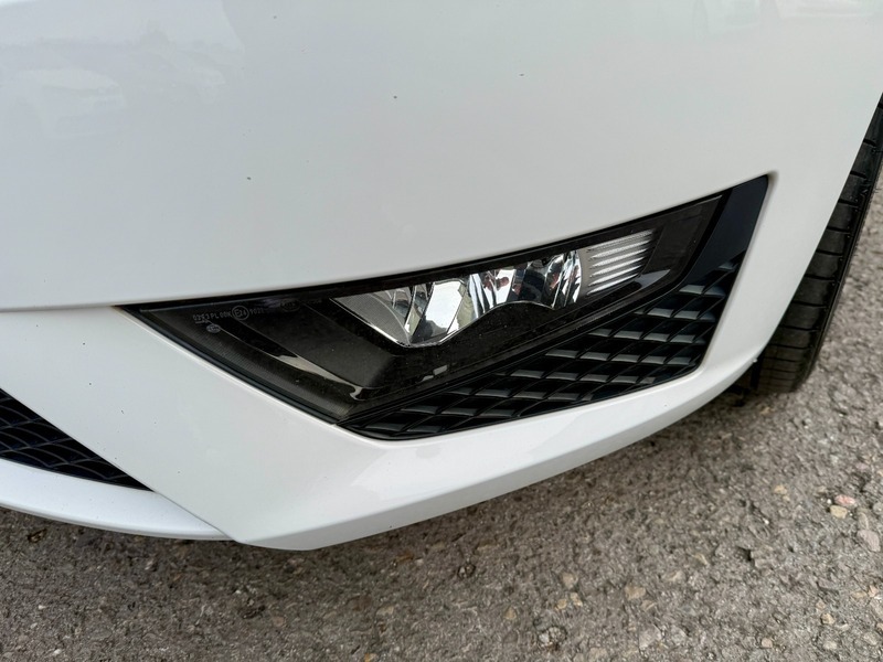 Seat Ibiza Tsi Fr 35 Taxfshair White #5