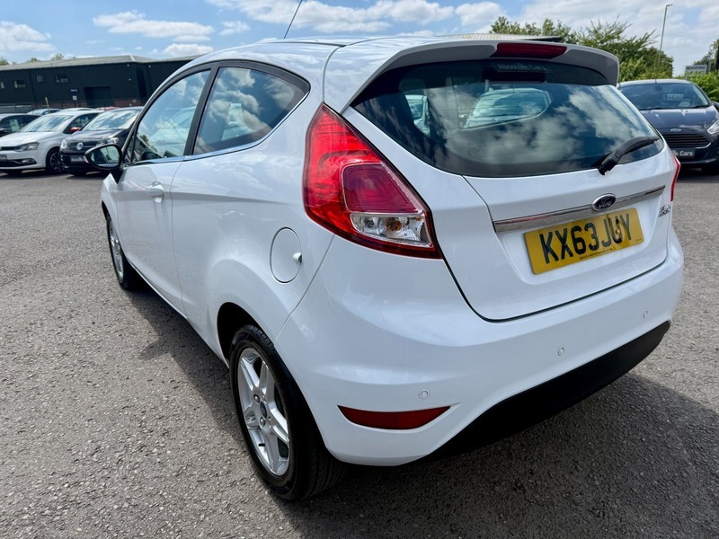 Ford Fiesta Zetec Ford Fiesta 1.25 White #3