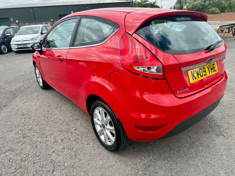 Ford Fiesta Hatchback Grey #3