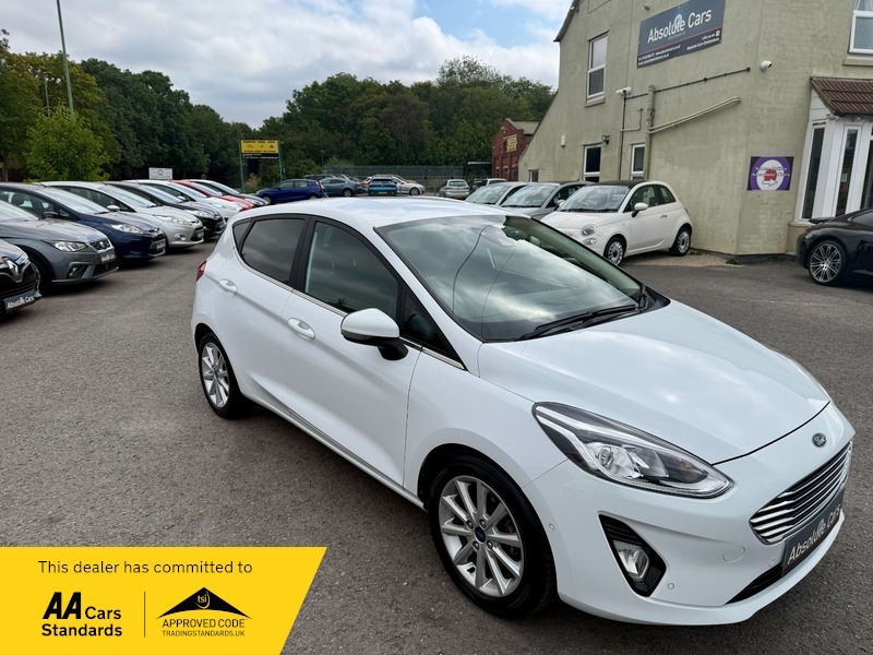 Ford Fiesta Titanium P Sensrev Camnav2 White
