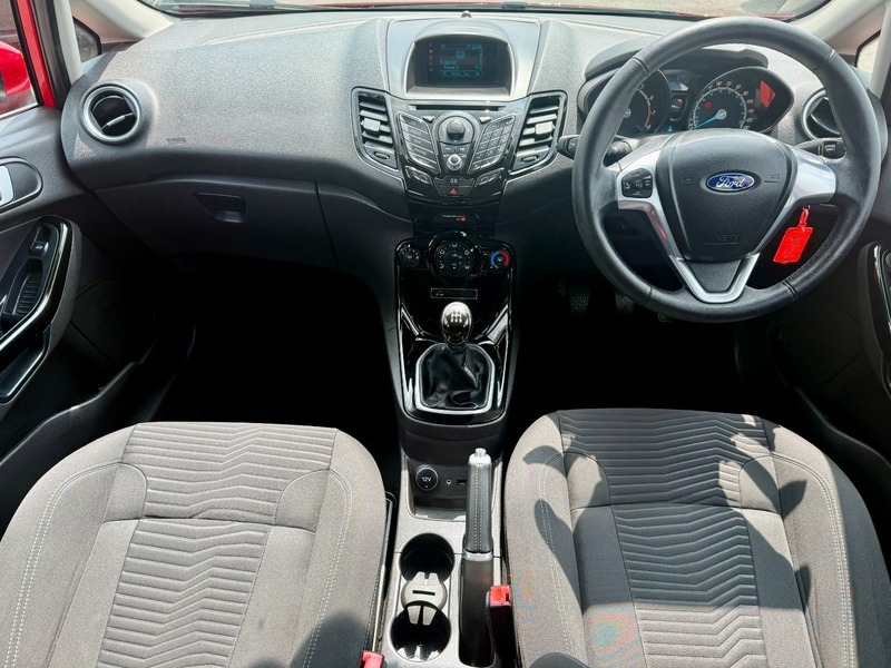 Ford Fiesta Zetec 20 Taxbluetoothtwo Keys Red #2