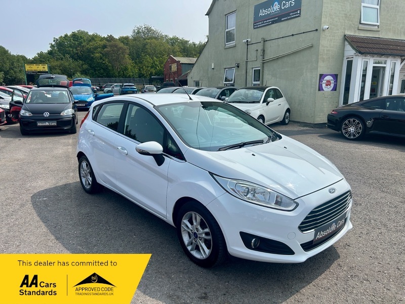 Ford Fiesta Zetec 20 Taxbluetoothclean Mot White