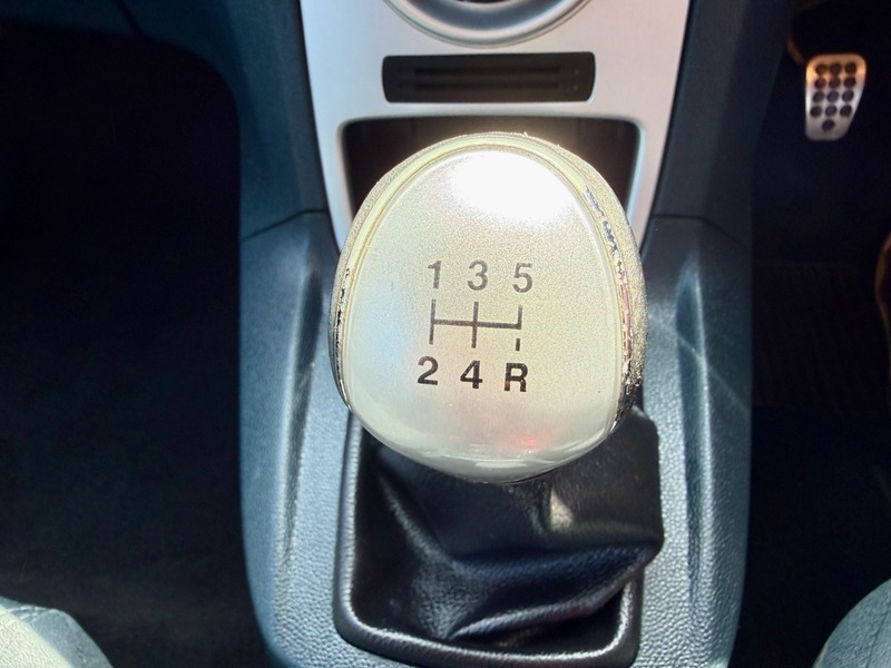 Ford Fiesta 1.3L Style White #21