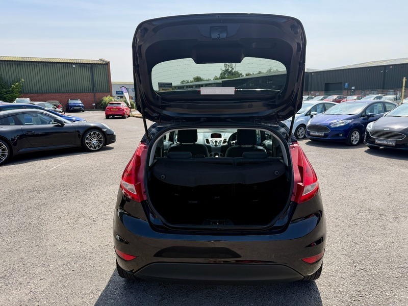 Ford Fiesta 1.3L Style White #12