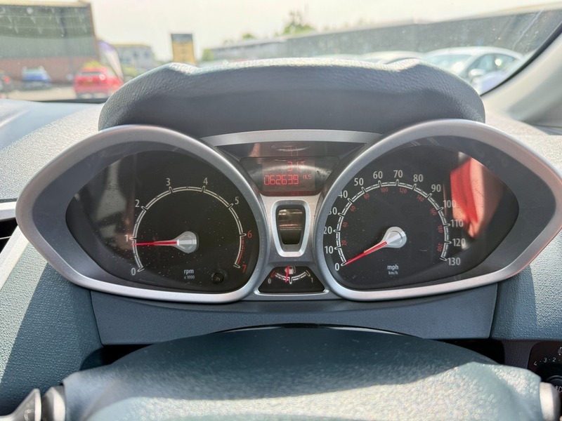 Ford Fiesta 1.3L Style White #17