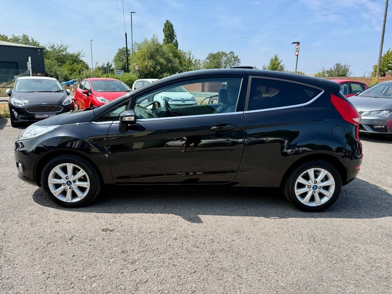 Ford Fiesta 1.3L Style White #9