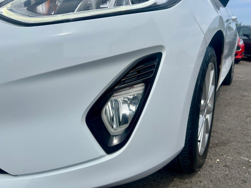 Ford Fiesta Titanium New Motservice Apple White #6