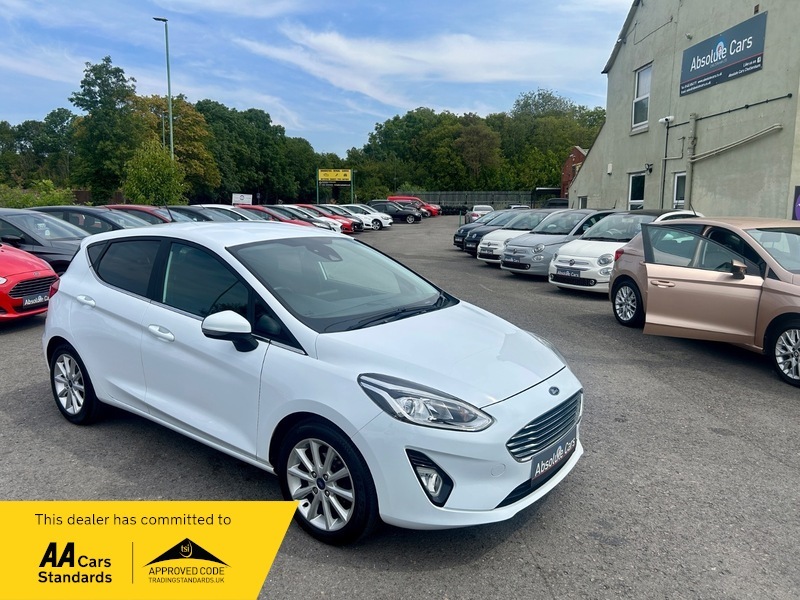Ford Fiesta Titanium New Motservice Apple White