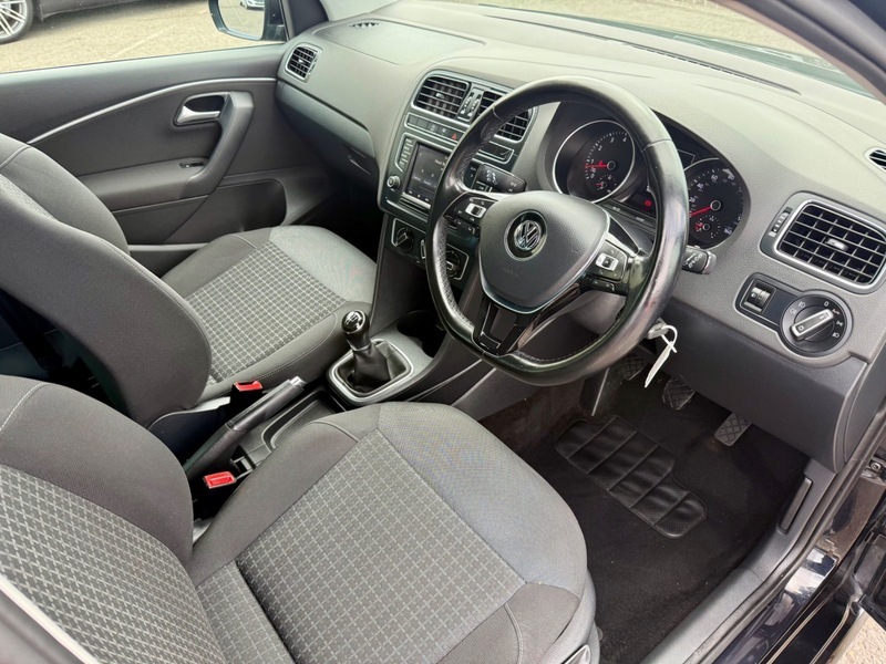 Volkswagen Polo Match Edition Tsi Black #2