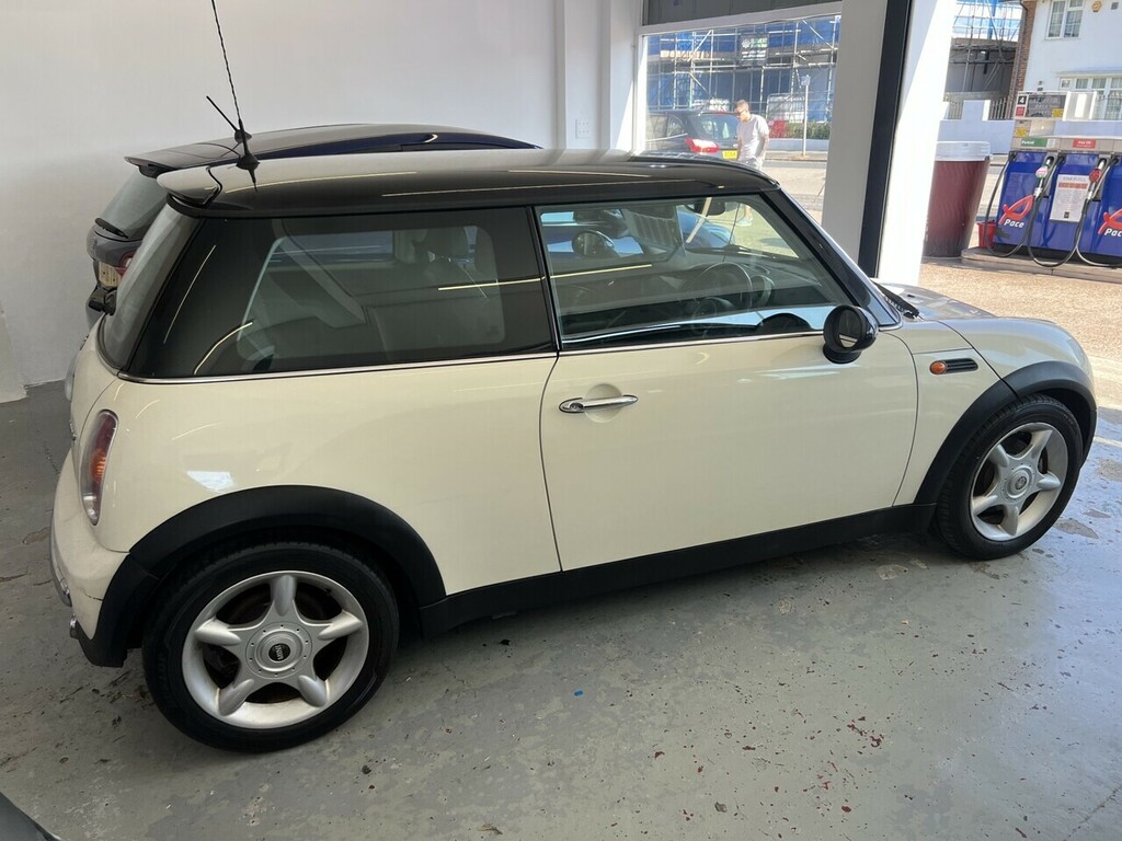 Mini Hatch 1.6 Cooper Hatchback Red #2