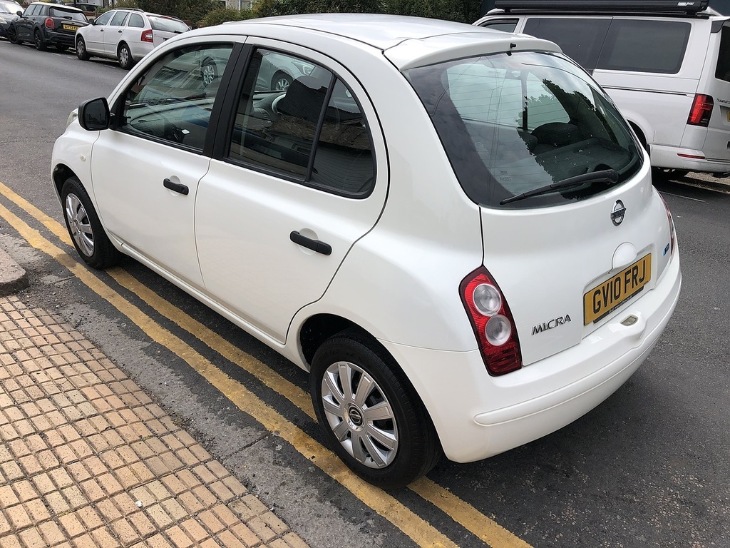 Nissan Micra Visia White #5