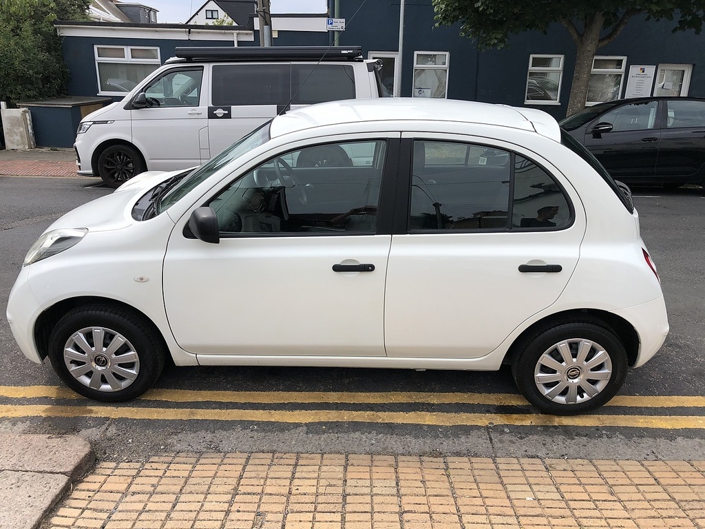 Nissan Micra Visia White #6