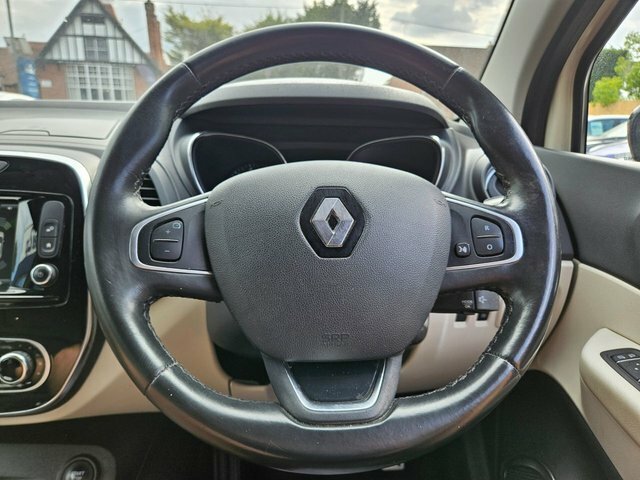 Renault Captur 1.5 Dci Energy Signature X Nav Suv Manu HV18OAC White #4