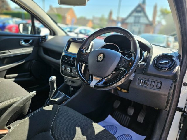 Renault Clio 1.2 16V Dynamique Nav Hatchback White #4
