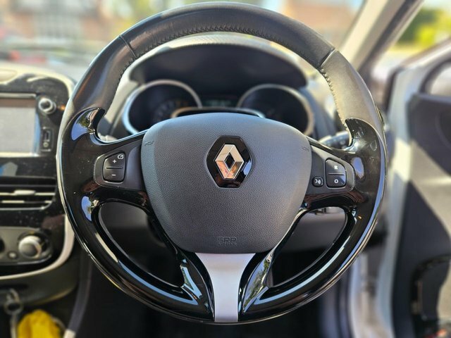 Renault Clio 1.2 16V Dynamique Nav Hatchback White #5