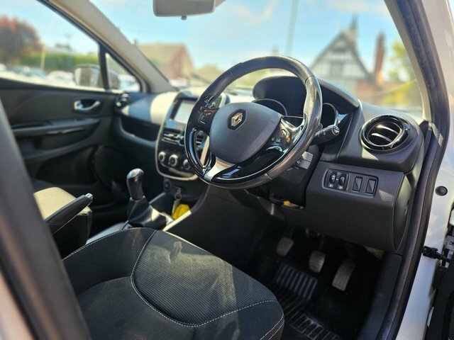 Renault Clio 1.2 16V Dynamique Nav Hatchback White #2