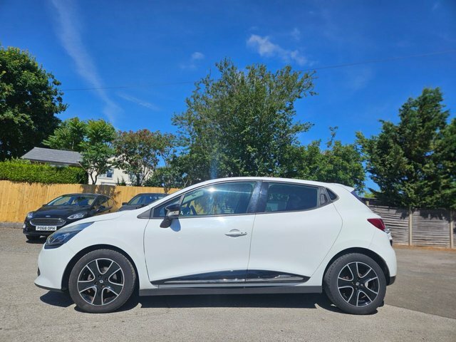 Renault Clio 1.2 16V Dynamique Nav Hatchback White #6