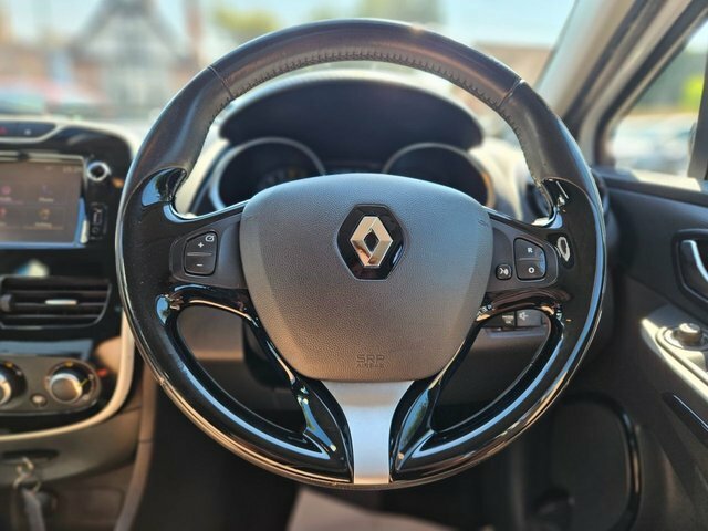 Renault Clio 1.2 16V Dynamique Nav Hatchback White #6