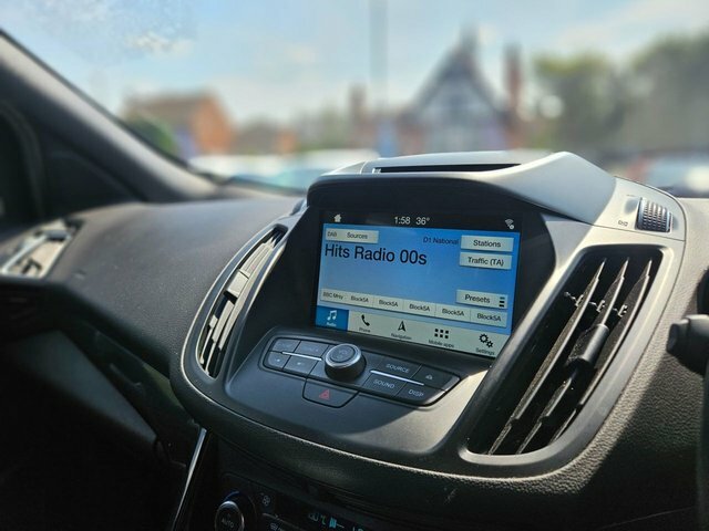 Ford Kuga 2.0 Tdci St-line X Suv Powershift Awd E EK17VWC White #4