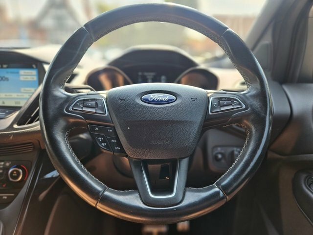 Ford Kuga 2.0 Tdci St-line X Suv Powershift Awd E EK17VWC White #6
