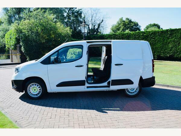 Vauxhall Combo Combi Van 1.5 Turbo D 2300 Prime Crew Van L2 Euro White #2