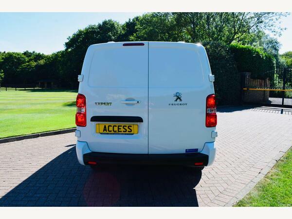 Peugeot Expert Panel Van 1.5 Bluehdi 1000 Asphalt Premium Long White #4