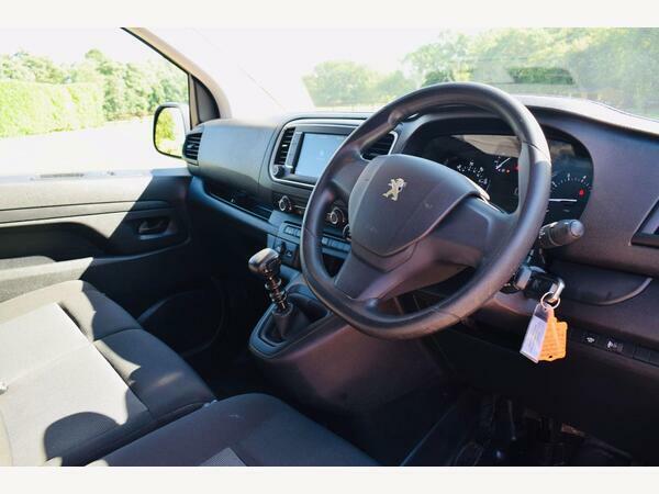 Peugeot Expert 1400 2.0 Bluehdi 145 Professional Premium Van White #9